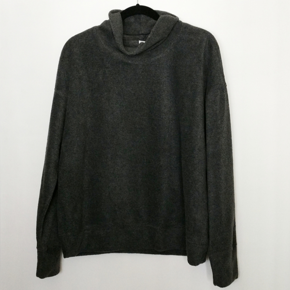 Old Navy fuzzy active top